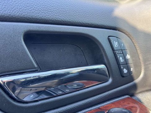 Used 2013 Chevrolet Suburban LTZ image 49