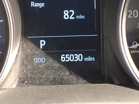 Used 2021 Toyota C-HR XLE image 30