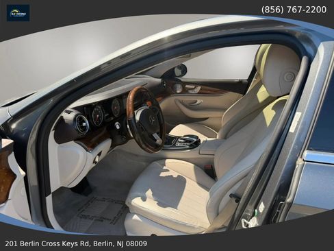 Used 2018 Mercedes-Benz E 300 4MATIC w/ Premium 1 Package image 11