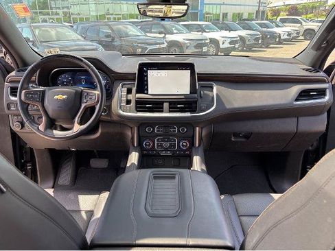 Used 2023 Chevrolet Suburban High Country w/ Advanced Technology Package AWD/4WD image 9