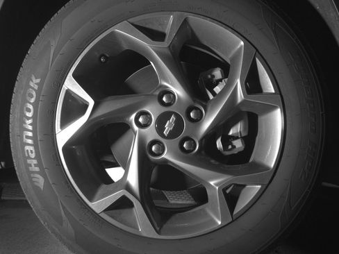 Used 2025 Chevrolet Trax LT image 10