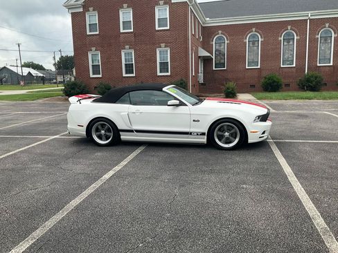 Used 2013 Ford Mustang GT Premium RWD image 5