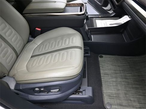 Used 2022 Rivian R1T Launch Edition image 25