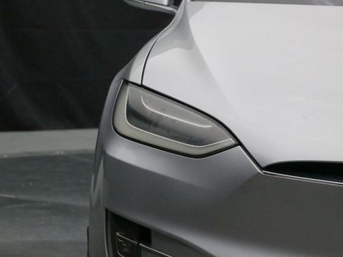 Used 2016 Tesla Model X 90D image 6