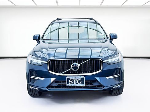 Used 2023 Volvo XC60 B5 Core w/ Climate Package image 2