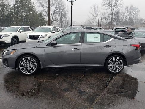 New 2025 Nissan Altima 2.5 SL image 3