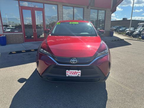 Used 2021 Toyota Venza LE w/ Carpet Mat Package (TMS) image 2