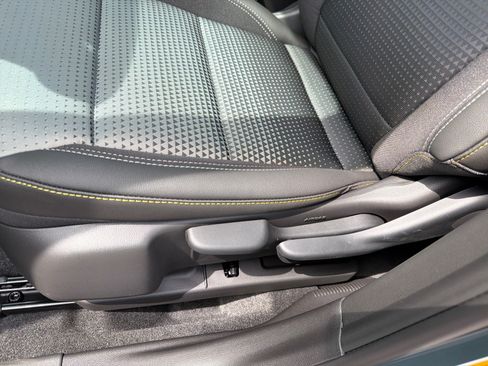 New 2026 Chevrolet Trax LT w/ Sunroof Package FWD image 11