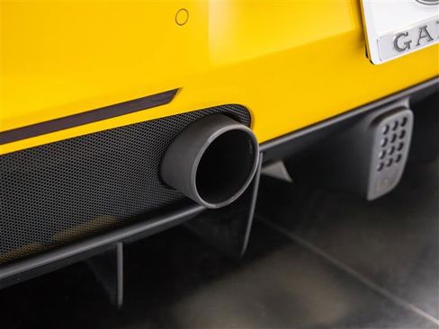 Used 2018 Ferrari 488 GTB RWD image 37