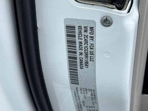 Used 2024 Chrysler Voyager LX image 34