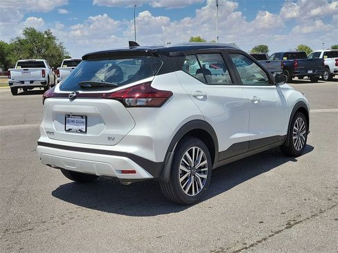 New 2024 Nissan Kicks SV image 11