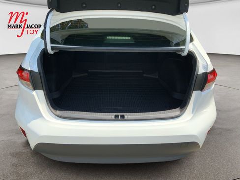 Used 2023 Toyota Corolla LE w/ LE Convenience Package FWD image 13