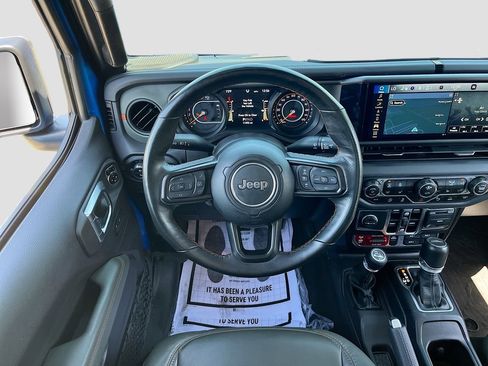 Used 2024 Jeep Gladiator Mojave w/ Technology Group AWD/4WD image 23