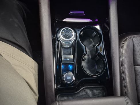 Used 2025 Ford Explorer Platinum image 30