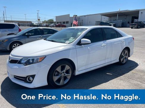 Used 2014 Toyota Camry SE image 1