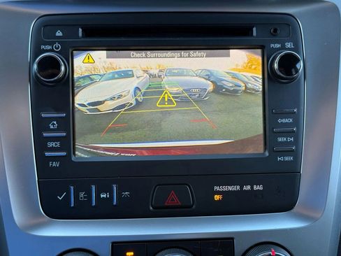 Used 2016 GMC Acadia SLE AWD/4WD image 32