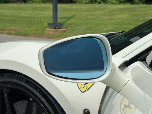 Used 2017 Ferrari 488 GTB RWD image 20