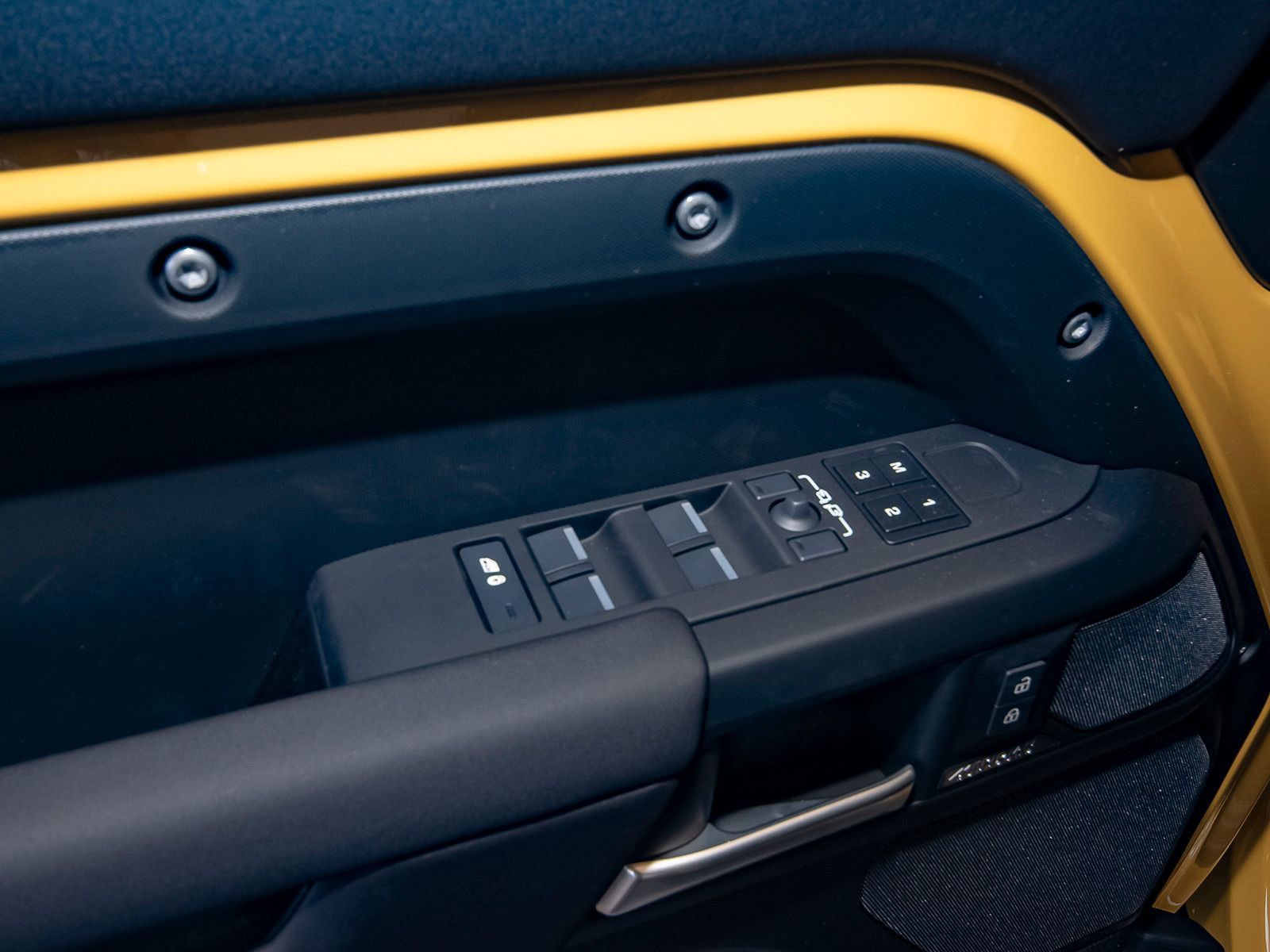 New 2026 Land Rover Defender 110 AWD/4WD image 35
