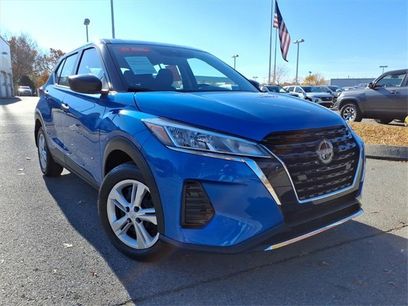Certified 2025 Nissan Kicks Play S