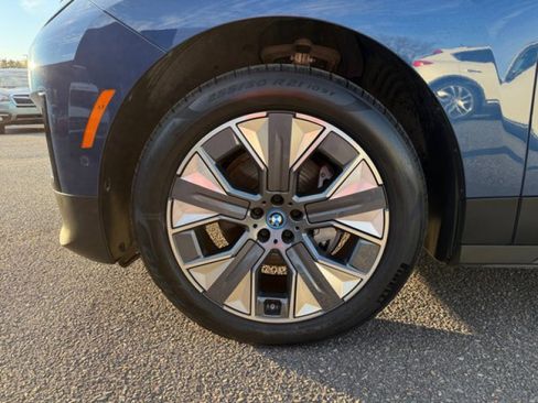 Used 2025 BMW iX xDrive50 w/ Convenience Package image 9