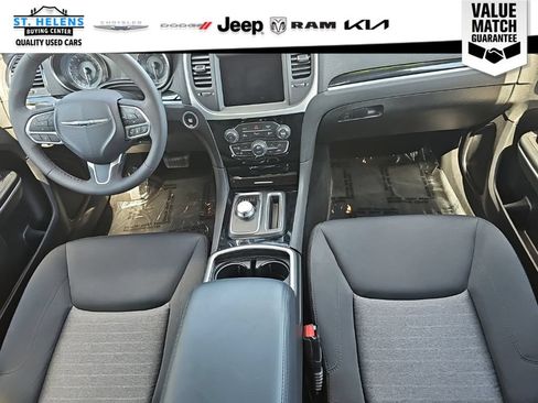 Used 2023 Chrysler 300 Touring w/ Safetytec Plus Group RWD image 27