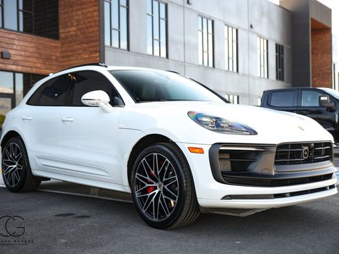 Used 2023 Porsche Macan GTS w/ Premium Package Plus AWD/4WD image 16