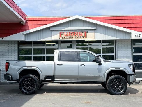 Used 2025 GMC Sierra 2500 Denali Ultimate AWD/4WD image 2