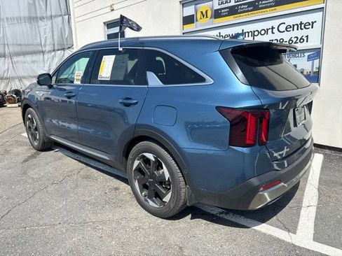 Certified 2025 Kia Sorento SX Prestige AWD/4WD image 3