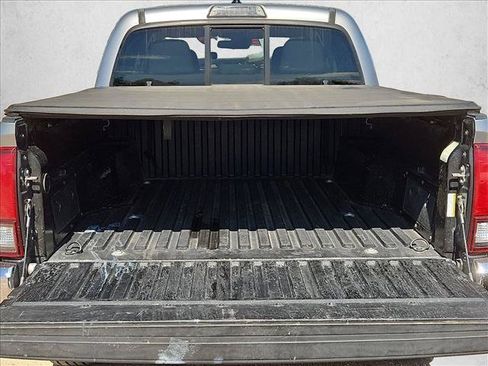 Used 2018 Toyota Tacoma SR5 RWD image 6