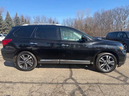 Used 2017 Nissan Pathfinder Platinum w/ Cargo Package image 8