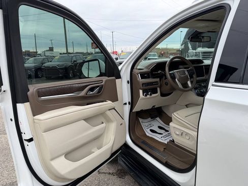 Used 2022 GMC Yukon Denali AWD/4WD image 12