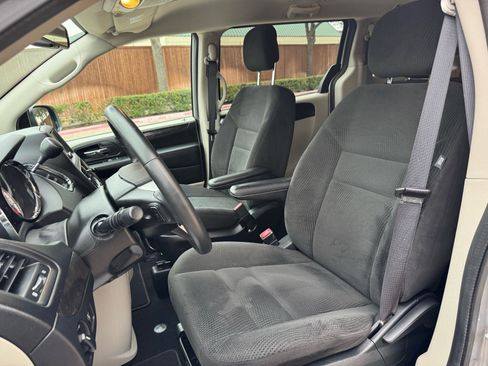 Used 2017 Dodge Grand Caravan SE w/ Power Window Group image 24