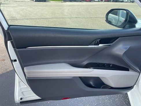 Used 2022 Toyota Camry LE FWD image 16