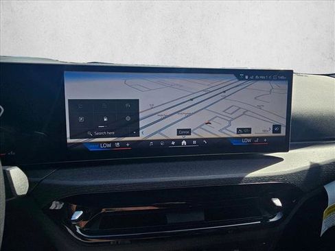 Used 2026 BMW 330i Sedan w/ Premium Package image 17