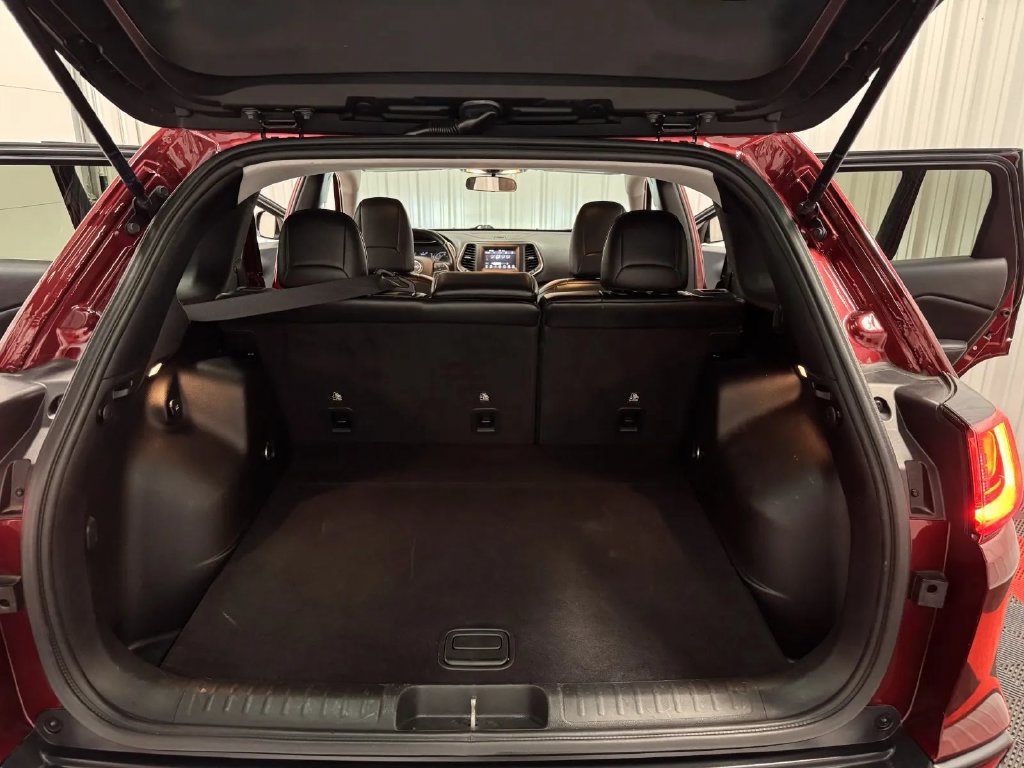 Used 2019 Jeep Cherokee Latitude Plus FWD image 41
