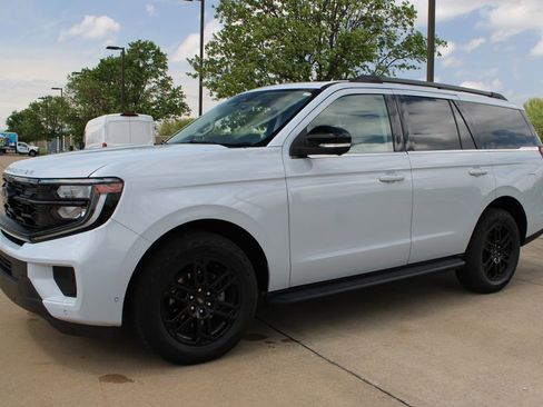 Used 2025 Ford Expedition Active AWD/4WD image 20