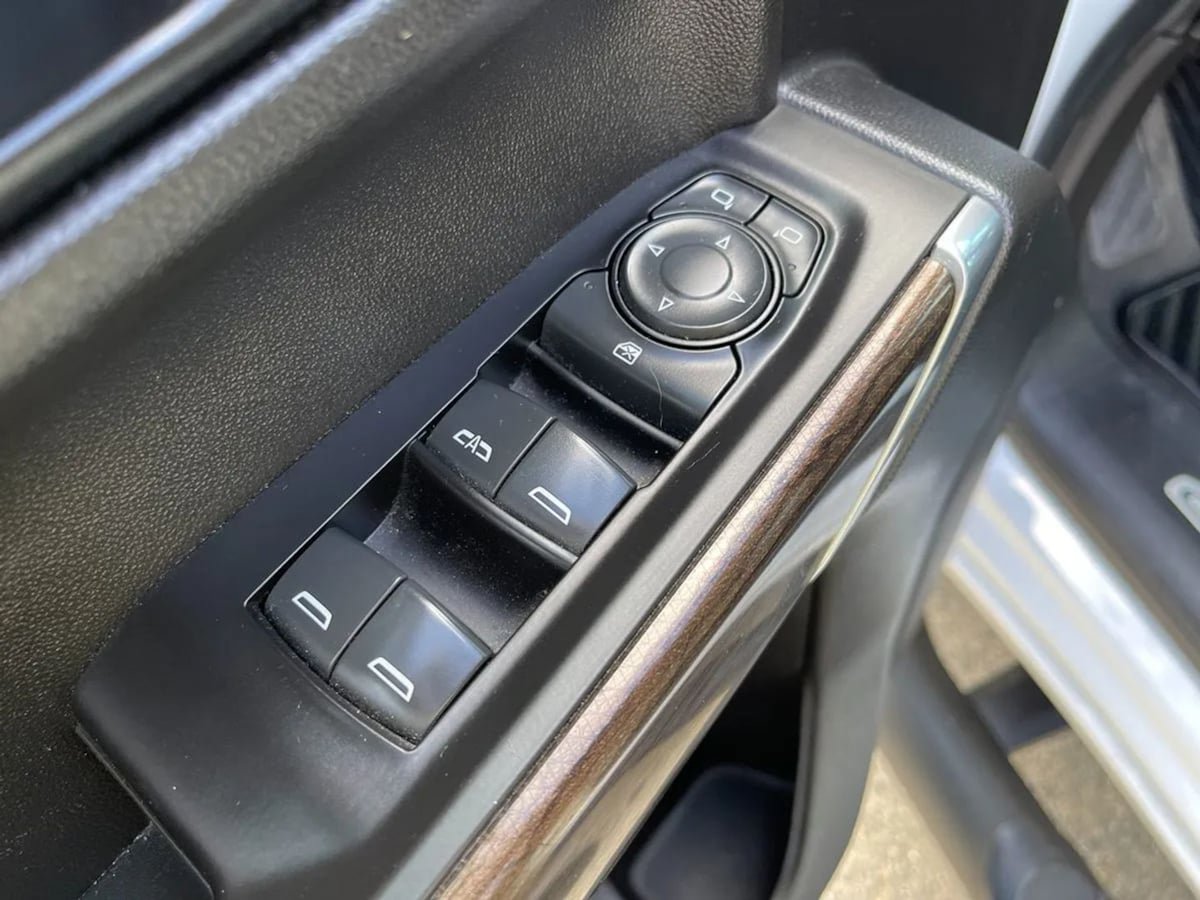 Used 2021 Chevrolet Silverado 1500 LT RWD image 20