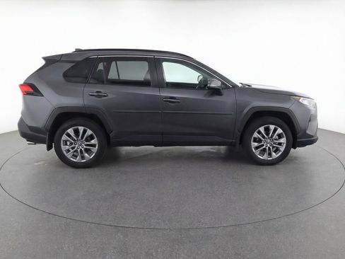 Used 2023 Toyota RAV4 XLE Premium image 8