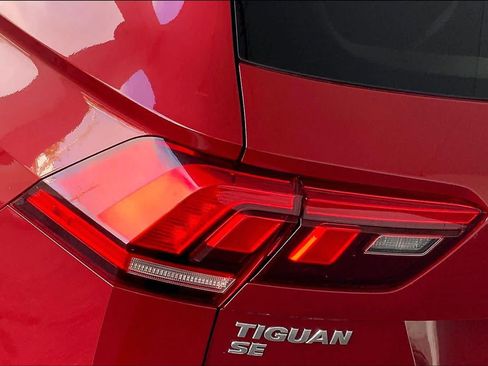 Used 2019 Volkswagen Tiguan SE w/ Panoramic Sunroof Package AWD/4WD image 29