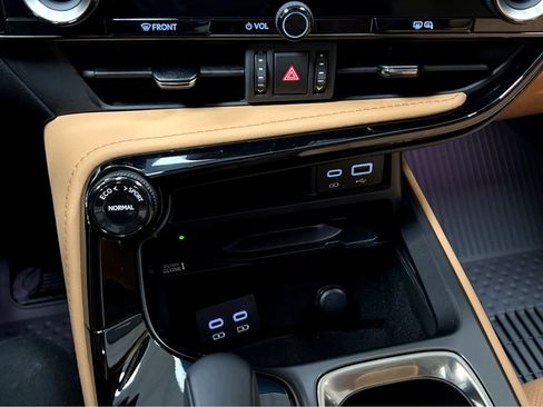Certified 2025 Lexus NX 350 AWD w/ Accessory Package (2T) image 17