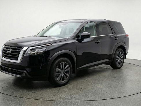Used 2025 Nissan Pathfinder SV AWD/4WD image 3