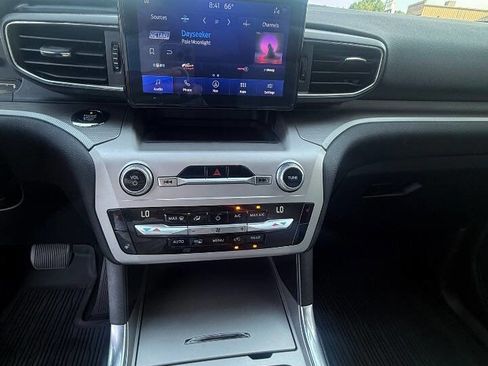 Used 2021 Ford Explorer XLT w/ Equipment Group 202A AWD/4WD image 14