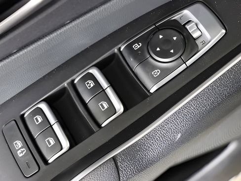 New 2025 Kia Sorento S w/ Panoramic Sunroof Package image 17