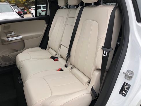 New 2026 Mercedes-Benz GLB 250 4MATIC image 36