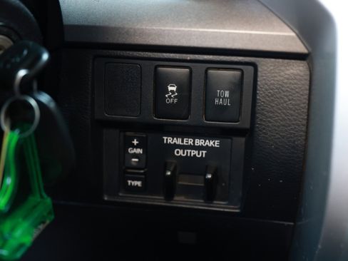 Used 2017 Toyota Tundra SR5 w/ SR5 Upgrade Package image 53