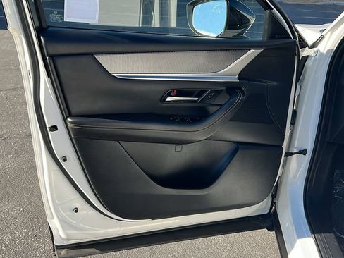 Used 2025 MAZDA CX-70 Plug-In Hybrid w/ Premium Pkg image 13