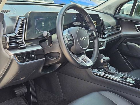 Used 2023 Kia Sportage EX FWD image 2