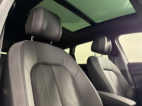 Used 2023 Audi Q4 e-tron Premium Plus w/ Premium Plus image 16