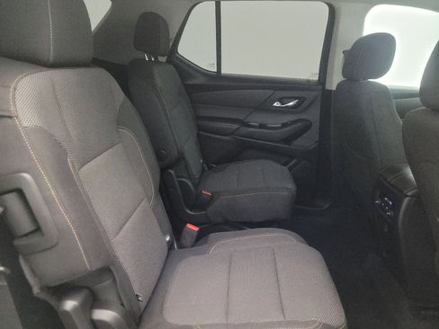 Used 2020 Chevrolet Traverse LT FWD image 19