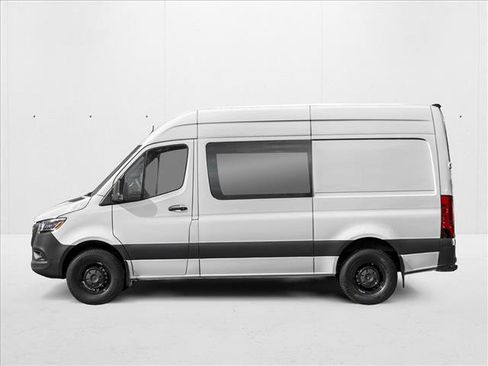 Used 2025 Mercedes-Benz Sprinter 2500 image 3